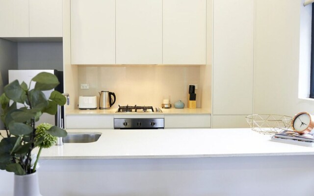 Relaxed 2 Bedroom Apartment Minutes From The Beach