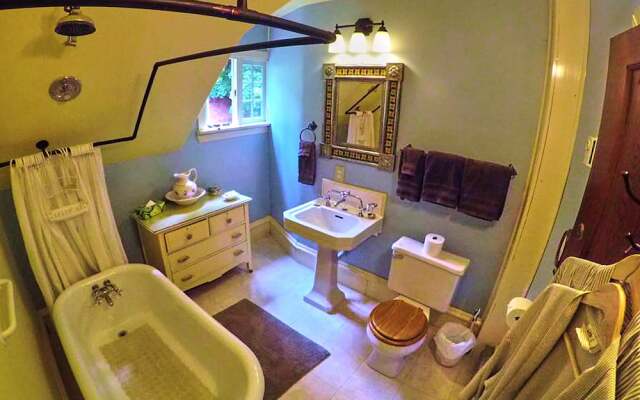 Wedgwood Manor and Glamping Retreat