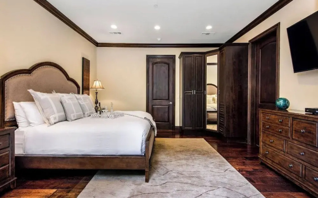Robmar Mansion - Beverly Hills Mediterranean Estate With Pool & Sport Court