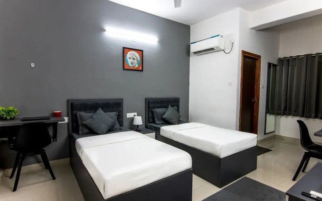Housr 43 Gachibowli Near DLF Cybercity