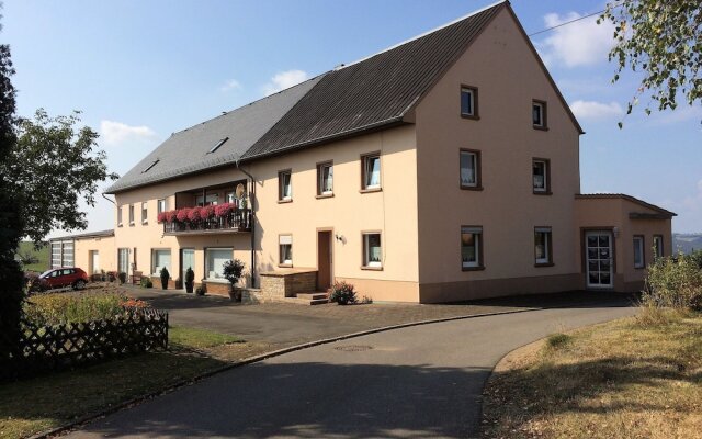 Spacious Apartment in Rodershausen With Barbecue