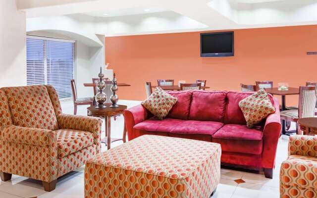 Days Inn & Suites by Wyndham Marquez