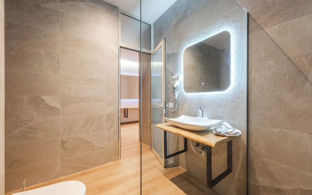 Marina Luxury Jacuzzi Suites by PS
