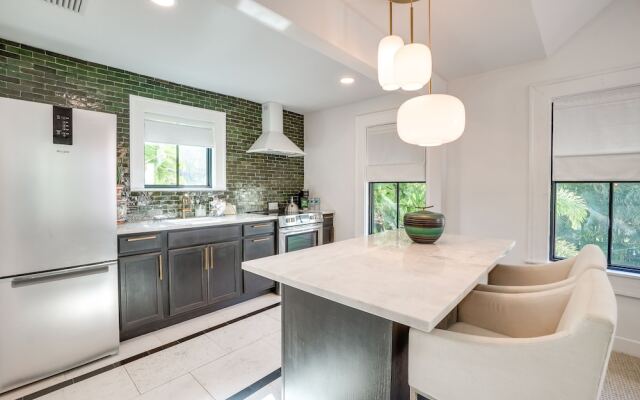 Chic Getaway in Desirable South Tampa District!