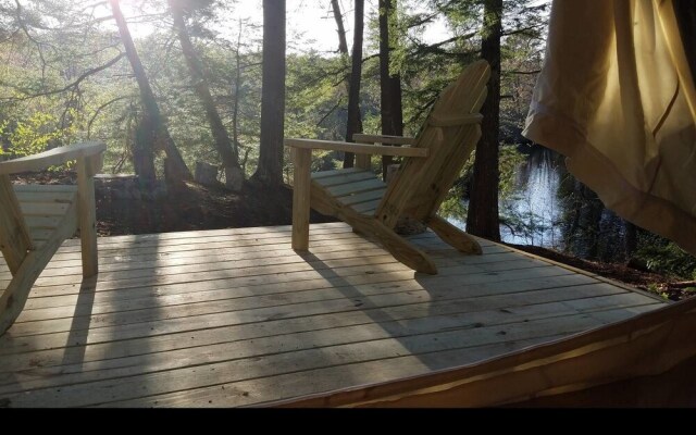 Tentrr - Retreat on the Crooked River