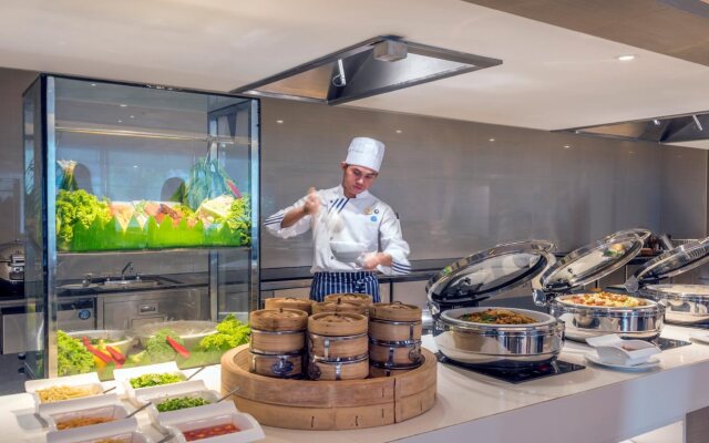 Novotel Phuket City Phokeethra Hotel