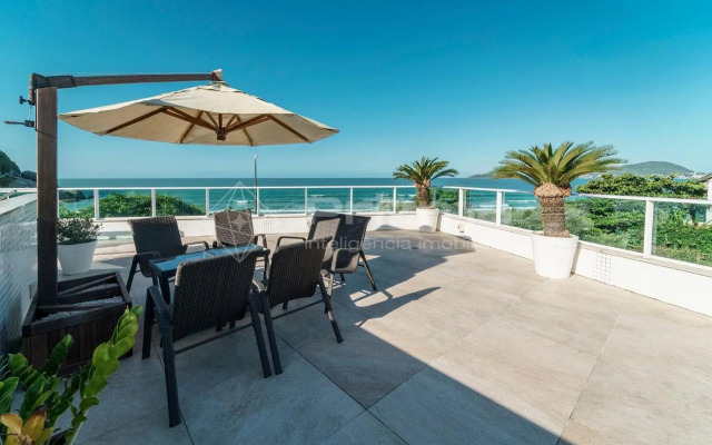 Luxuoso Apartamento 3 quartos na Praia de Bombas