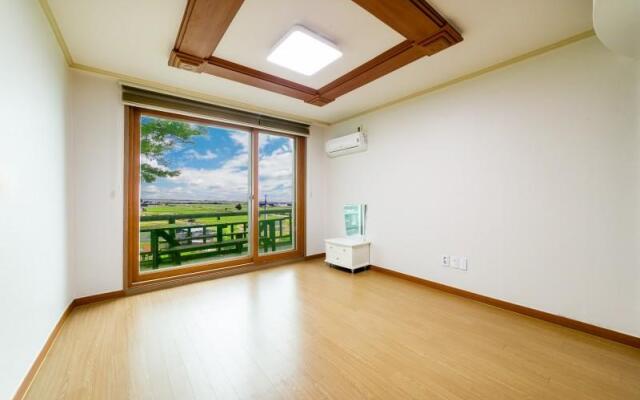 Ganghwado Badanori Pension