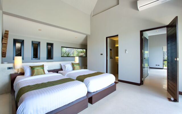 Villa Moonshadow