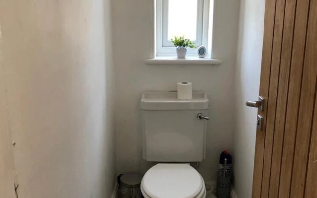 In the Posh Suburb Enjoy the Peak District Views