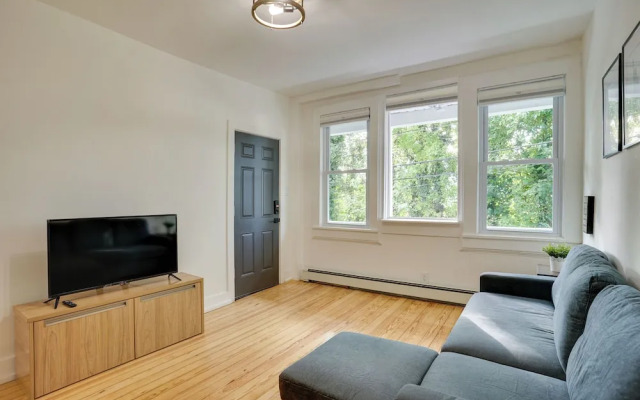 Modern Hastings-on-hudson Home Near River!