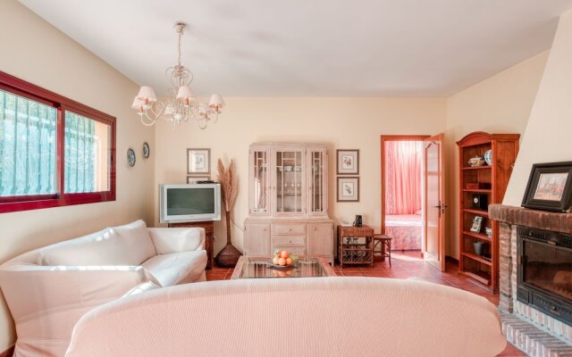 Scenic Villa in Ojen with Private Swimming Pool