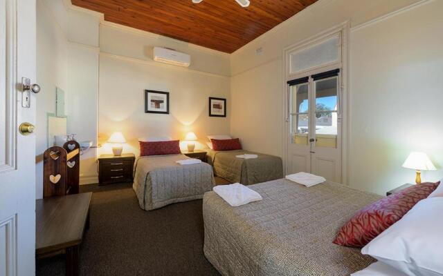 Commercial Travellers House