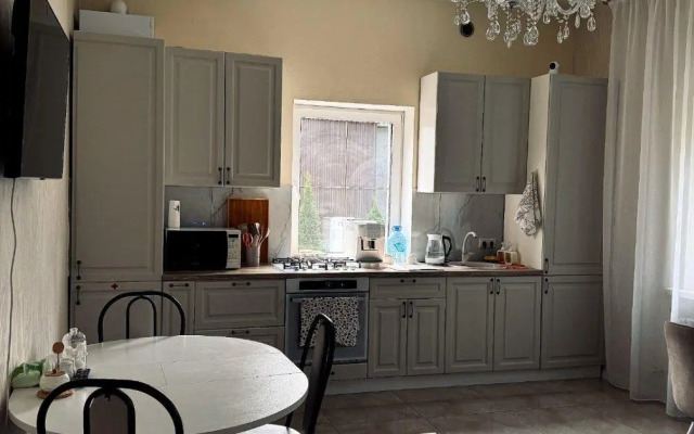 Уманский дом Семь Башен