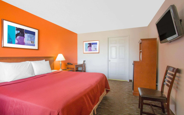 Howard Johnson by Wyndham St. George Hotel & Suites