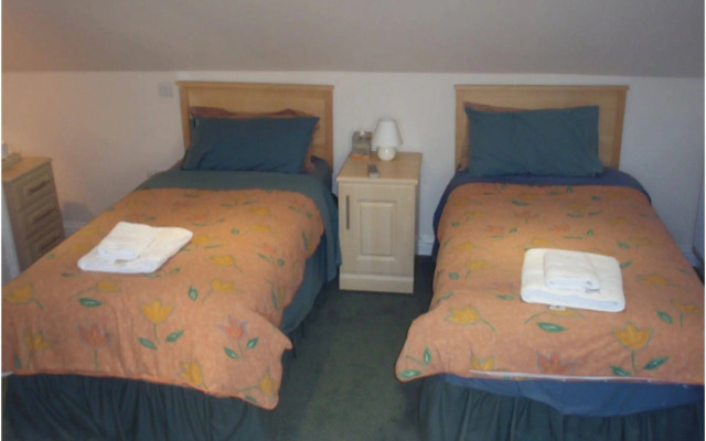 The Mucky Duck Inn