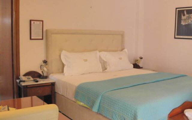 Irida Resort Suites
