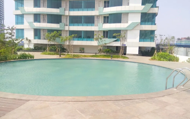 Homey Studio Room Grand Kamala Lagoon with Mall Acces