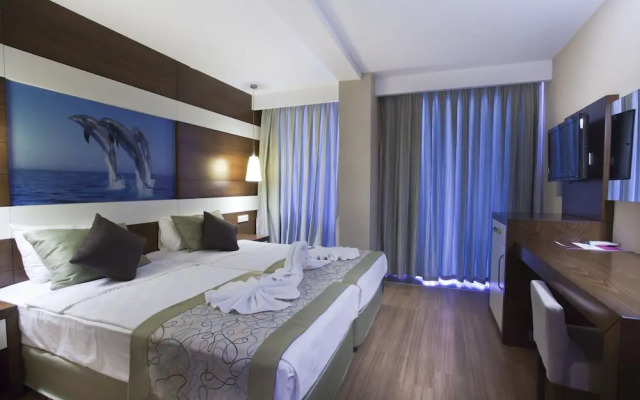 Adella Side Hotel