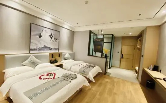 Garze Chin lives in a hotel