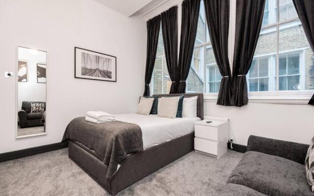Beautiful Spacious Apartment In The City Centre