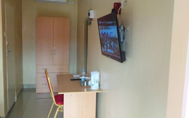 T & D Guest House