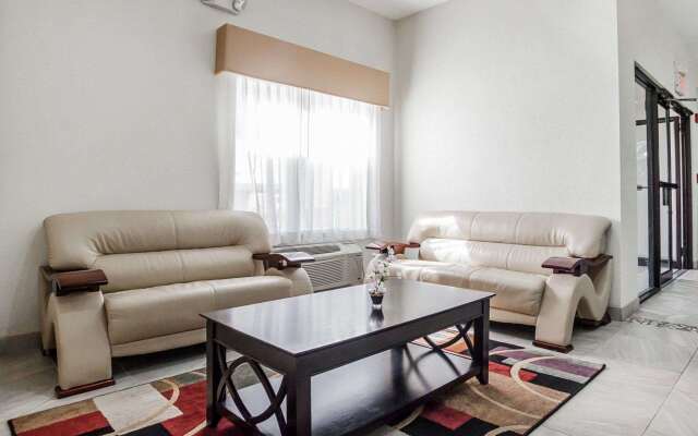 Quality Inn & Suites Altoona - Des Moines