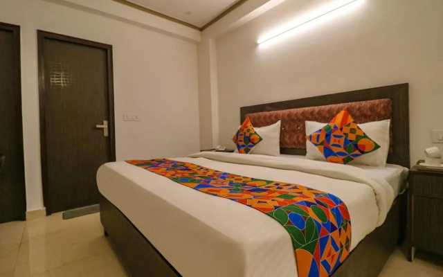 FabHotel Dolphin International