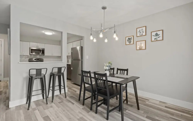 2BR Stay Close to Downtown