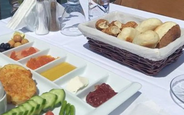 Ayvalik Cihan Otel