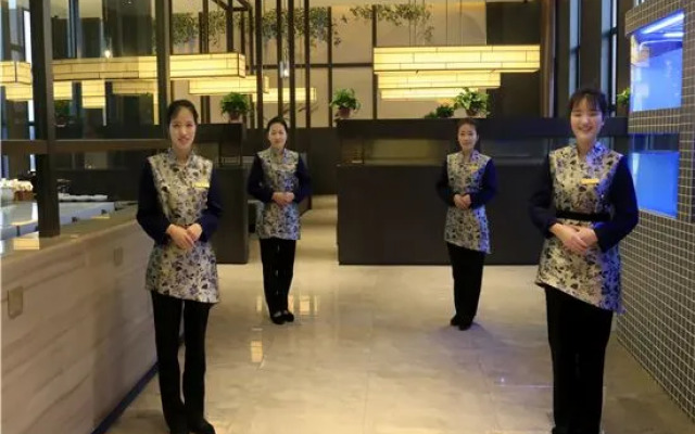 Fengze Business Hotel