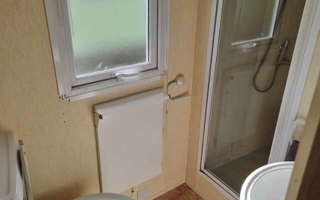 Beautiful 2-bed Caravan in Abergele Town