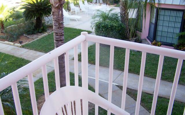 Gulf Winds Beach Resort