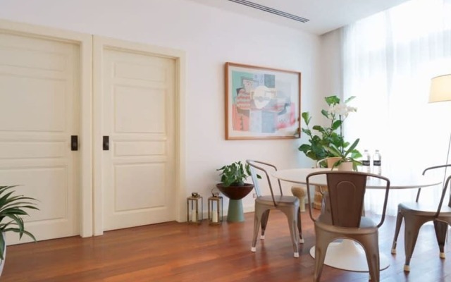 w Stunning 2BR With Balcony in Casco Viejo