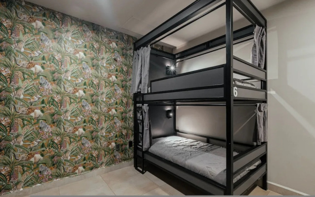 Top Bed Mixed Shared Room