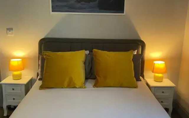 Pier House Room 1