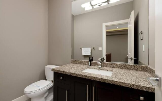 Newly Furnished 2bdr suite 6 Guests Perfect for Family