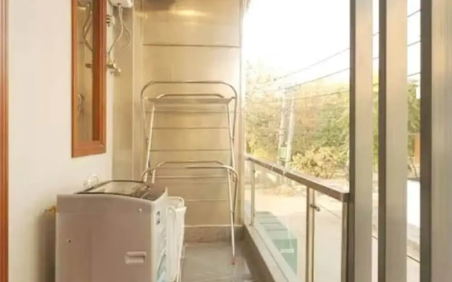 Peaceful City Paradise w King Bed Tub