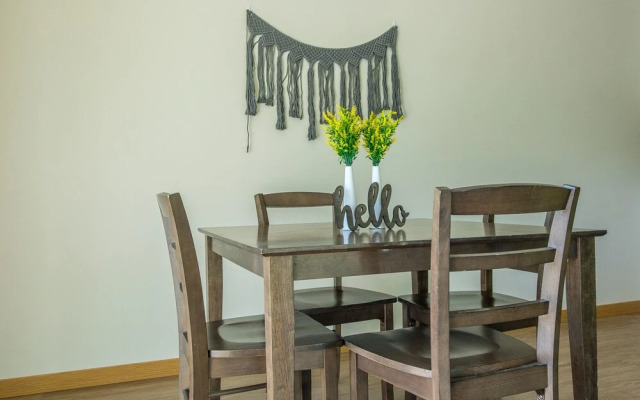 Chic Central Apartment with Free Parking