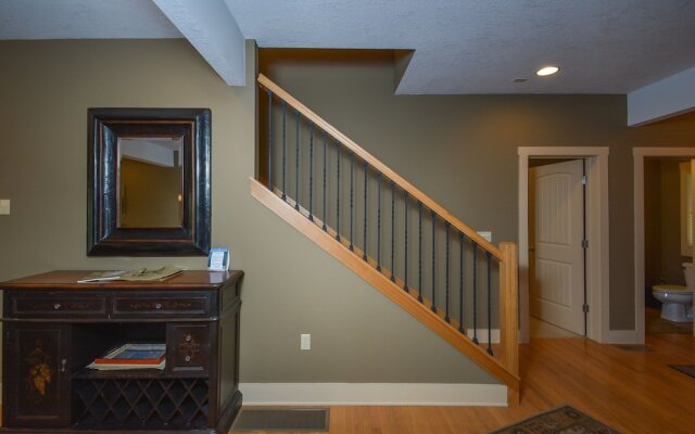 Whispering Pines 5 Bedroom Townhome