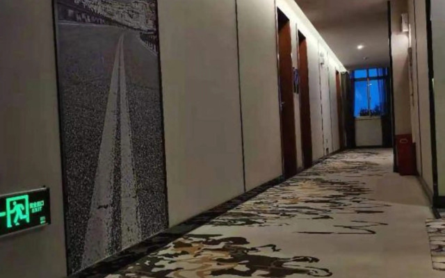 A Hotel Qujing Brahman
