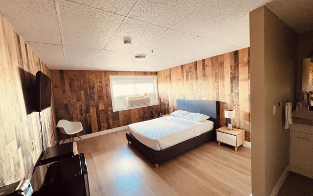 Camrose LeChateau Hotel