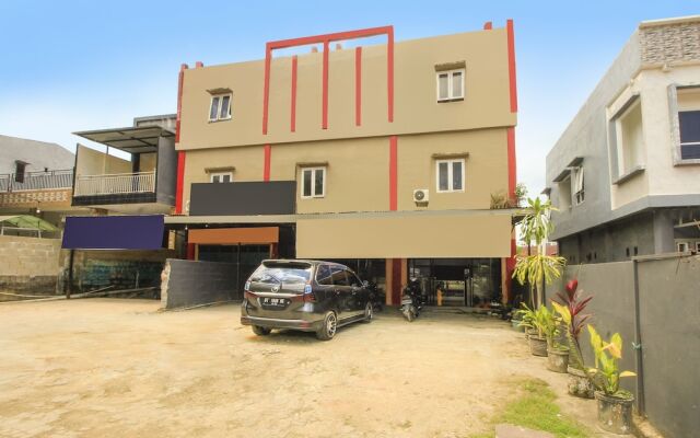 OYO 91855 Big Hotel Kendari