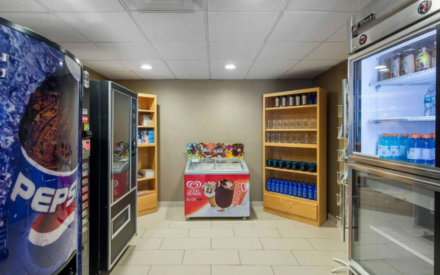 Howard Johnson Inn and Suites Cooperstown Hartwick