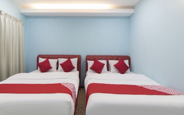 OYO 1136 PD Star Hotel