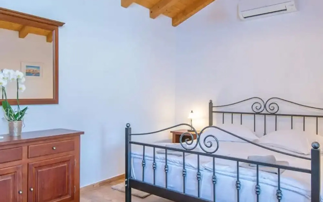 Holiday Home Loviste-three Bedroom Holiday Home With Pool and Sea View