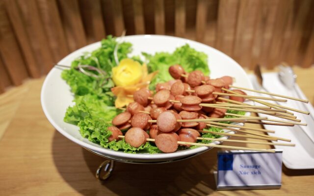 Jolia Hotel Danang Beach