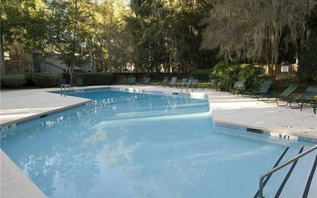 Lake Forest 3316 by RedAwning