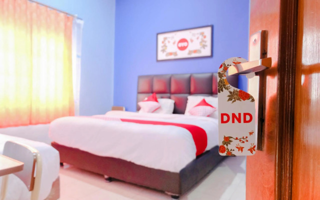 OYO 778 Guest House Amalia Malang