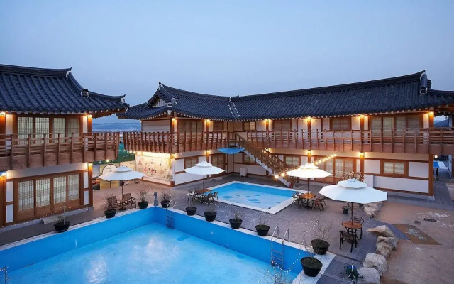Gyeongju N Hanok Pension